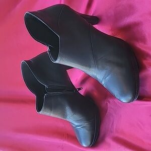 RAFFINI sz 8.5 soft black leather snakeskin design ankle bootie